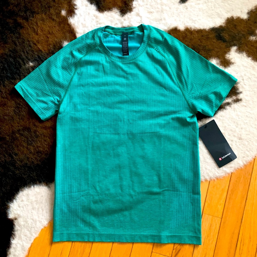 New Lululemon Men’s Tech Shirt